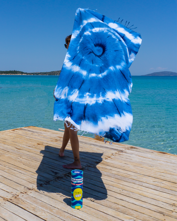 Batik Strandtuch Spirale mit Geschenkbox – Blau & Weiß, 100 % Baumwolle