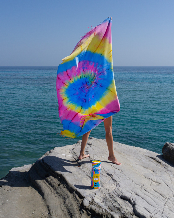 Batik Strandtuch Spirale mit Geschenkbox – Blau & Gelb, 100 % Baumwolle