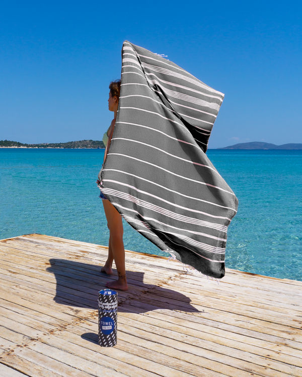 Serviette de hammam Capri à emporter avec boîte cadeau recyclée, noire
