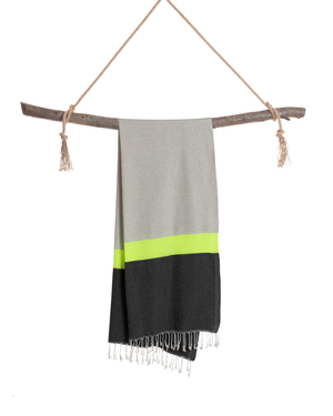 Towel to Go Neon in Grey and Black quick-dry beach towel.