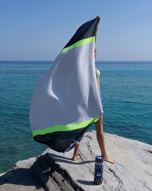 Towel to Go Neon in Grey and Black quick-dry beach towel.